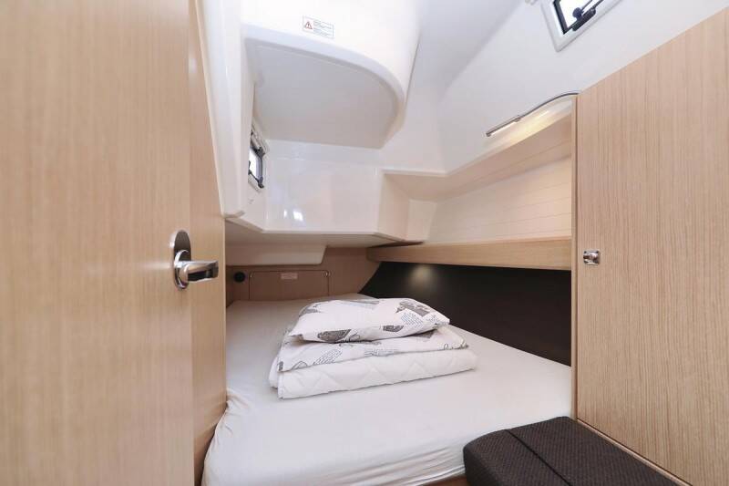 Sailing yacht Bavaria Cruiser 37 Sofija