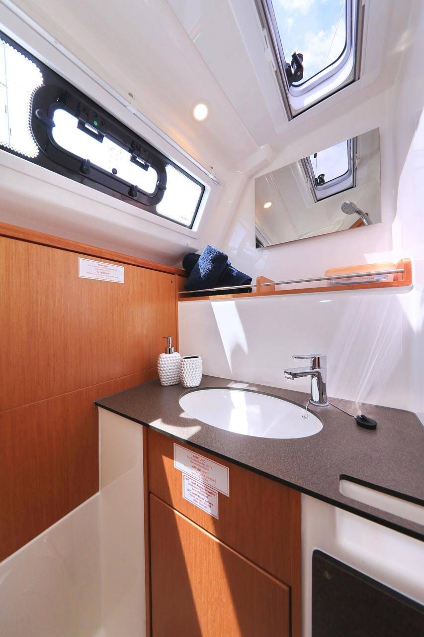 Sailing yacht Bavaria Cruiser 37 Westa