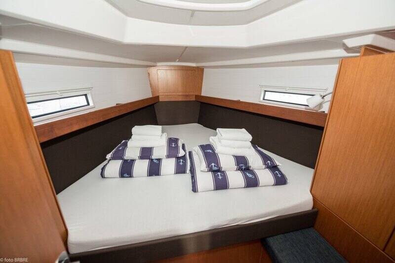 Sailing yacht Bavaria Cruiser 37 Rea