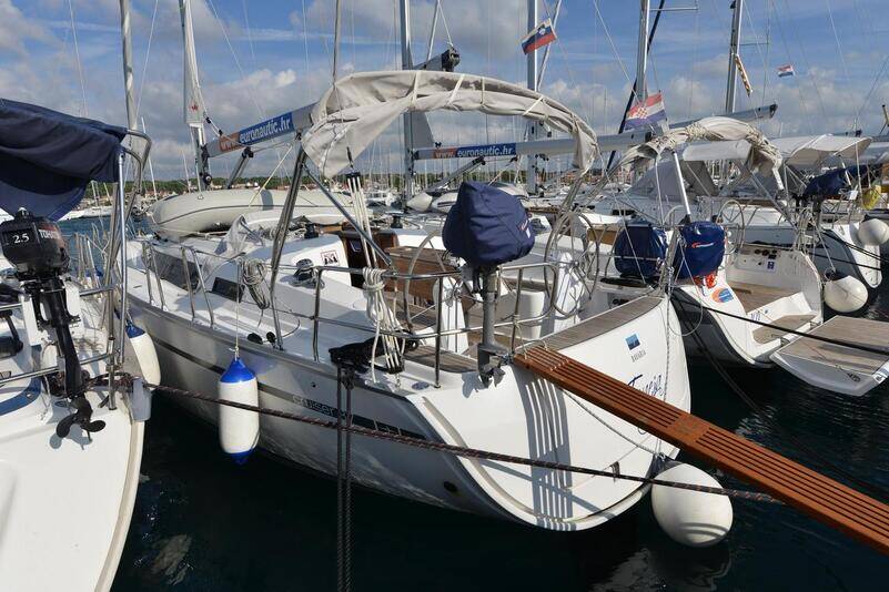 Sailing yacht Bavaria Cruiser 37 Eneja
