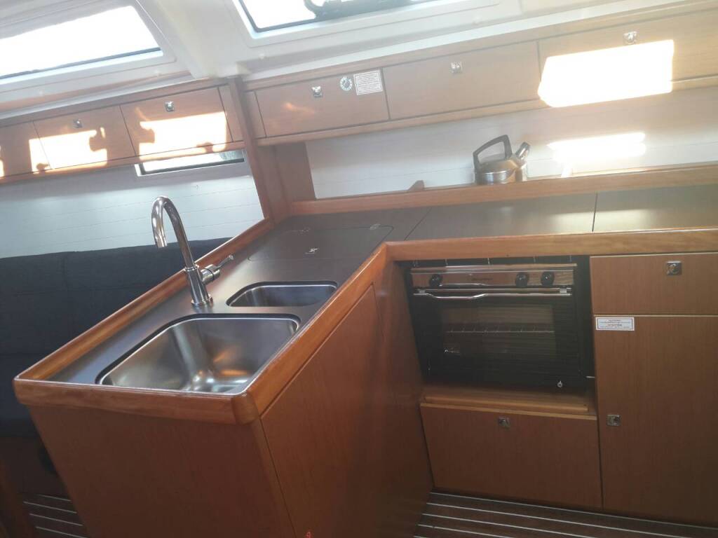 Sailing yacht Bavaria Cruiser 37 John K
