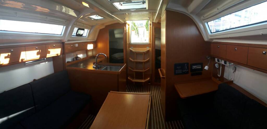 Sailing yacht Bavaria Cruiser 37 John K