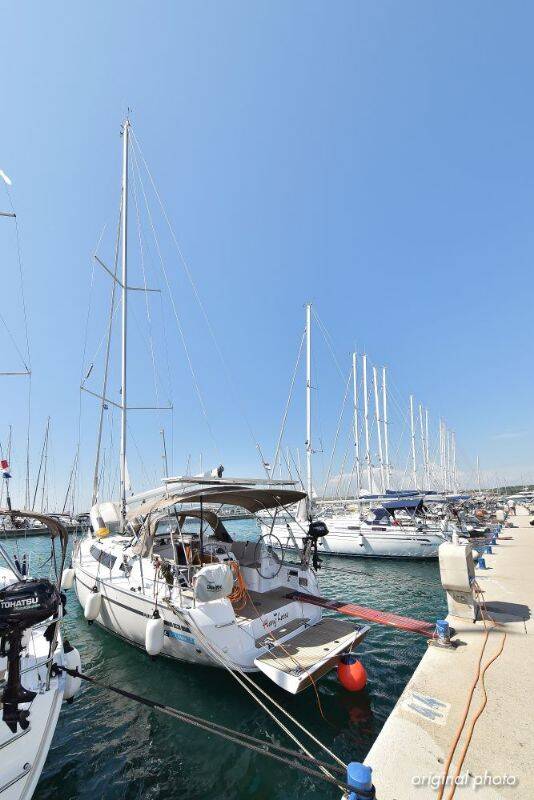 Sailing yacht Bavaria Cruiser 37 Hang Loose