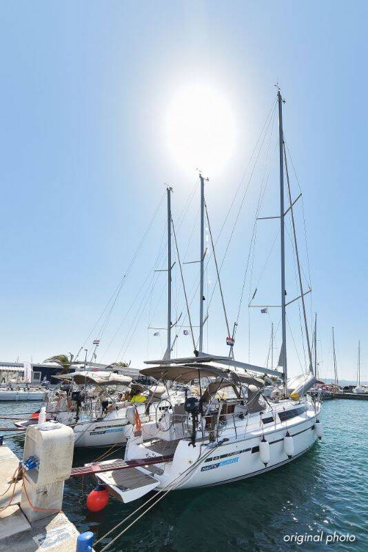 Sailing yacht Bavaria Cruiser 37 Hang Loose