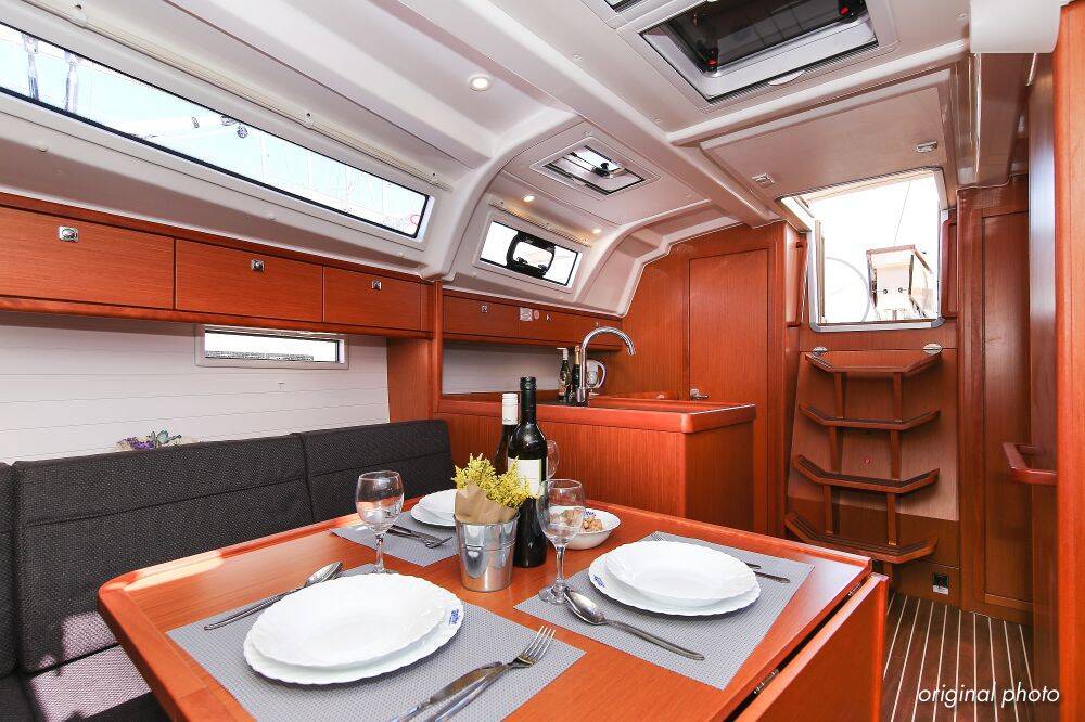 Sailing yacht Bavaria Cruiser 37 Hang Loose