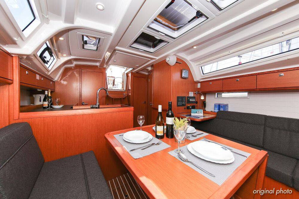 Sailing yacht Bavaria Cruiser 37 Hang Loose
