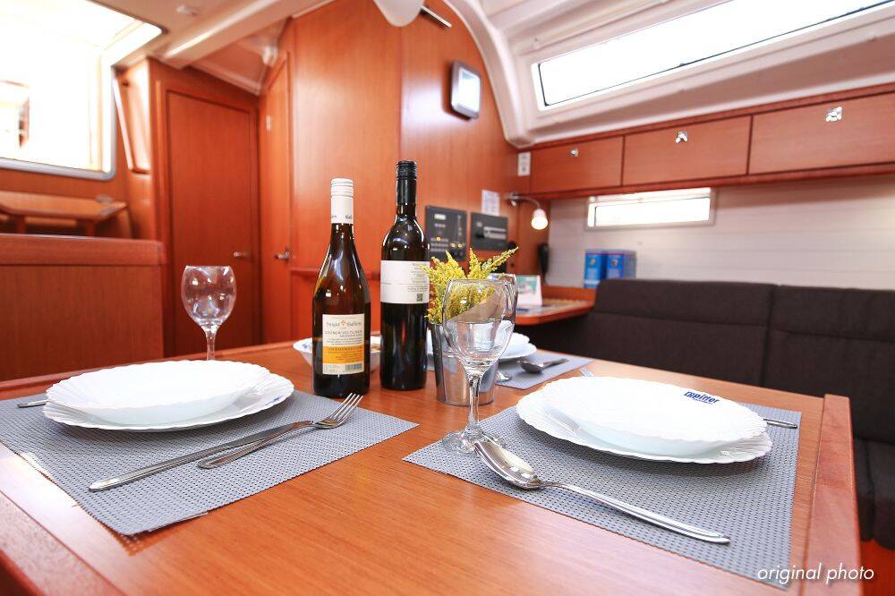 Sailing yacht Bavaria Cruiser 37 Hang Loose