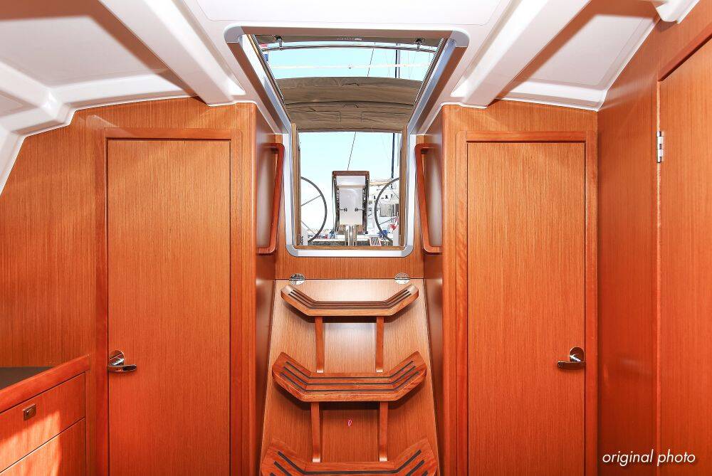 Sailing yacht Bavaria Cruiser 37 Hang Loose