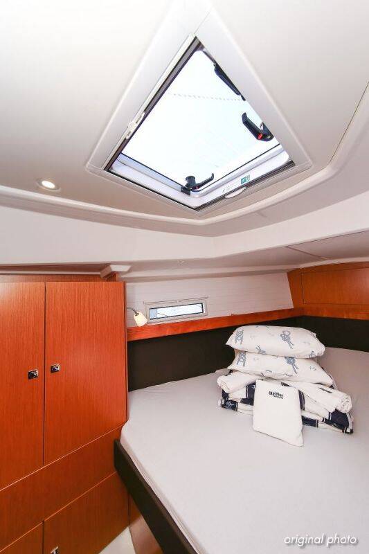 Sailing yacht Bavaria Cruiser 37 Hang Loose