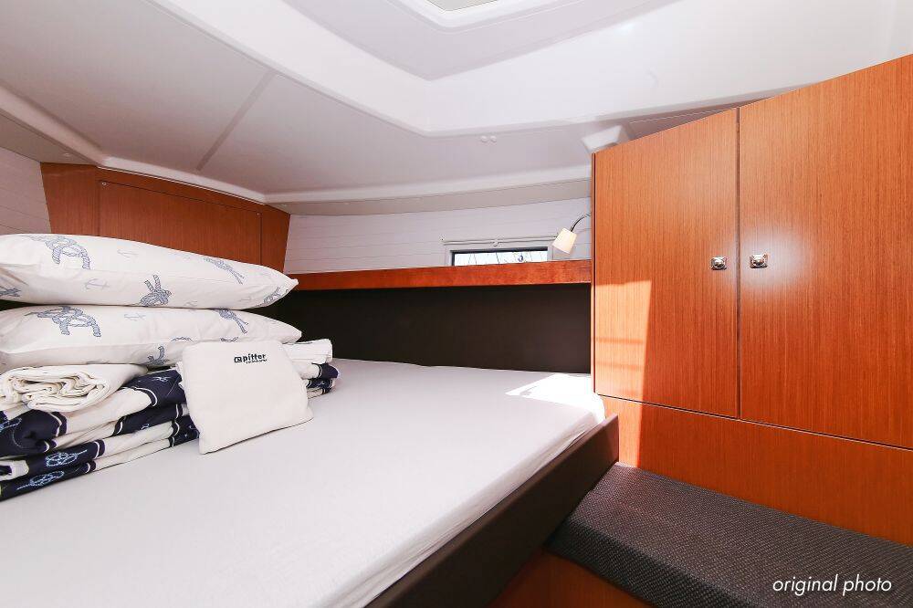Sailing yacht Bavaria Cruiser 37 Hang Loose