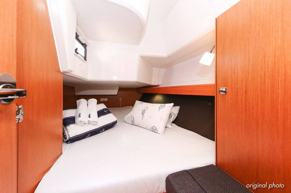Sailing yacht Bavaria Cruiser 37 Hang Loose