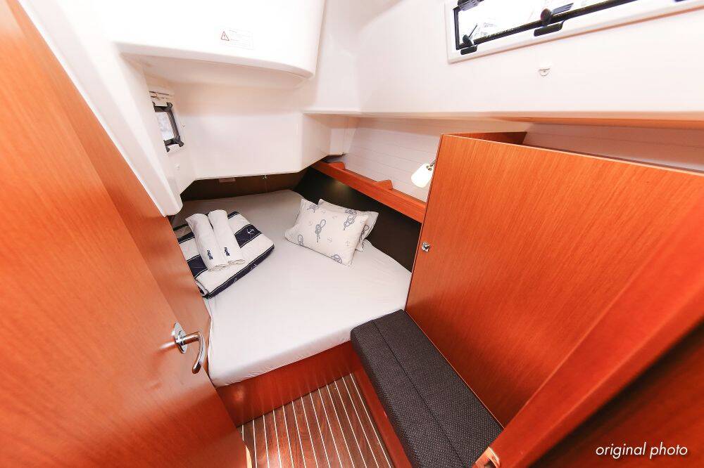 Sailing yacht Bavaria Cruiser 37 Hang Loose