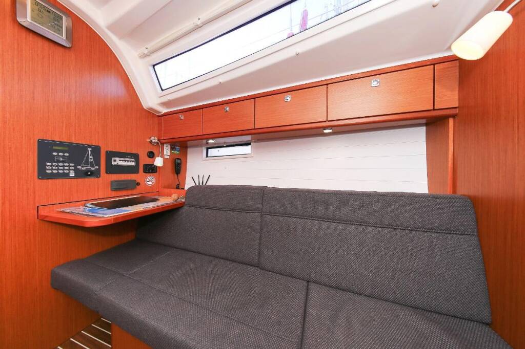 Sailing yacht Bavaria Cruiser 37 Bella Angelina