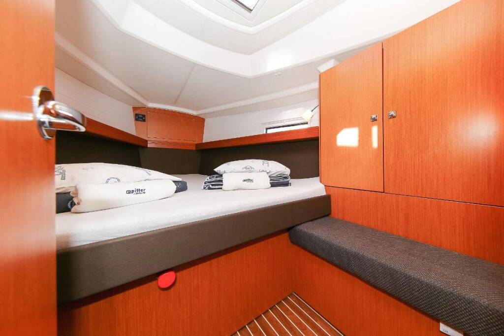 Sailing yacht Bavaria Cruiser 37 Bella Angelina