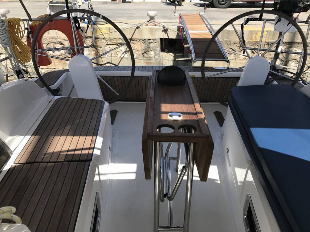 Sailing yacht Bavaria Cruiser 37 Lydia