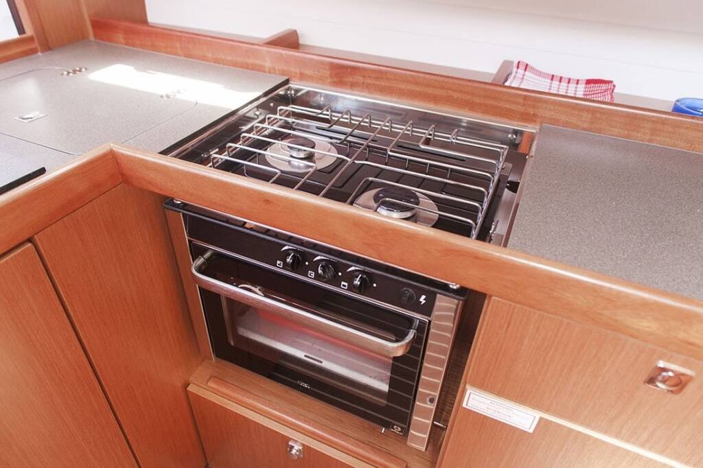 Sailing yacht Bavaria Cruiser 37 Lydia
