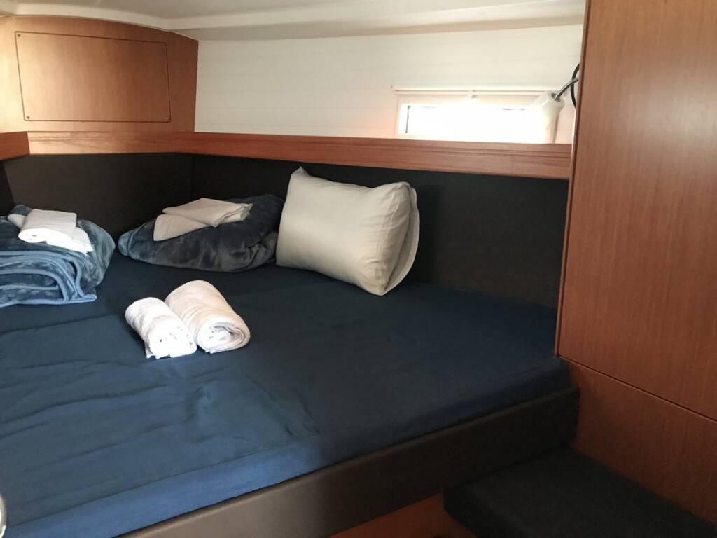 Sailing yacht Bavaria Cruiser 37 Lydia