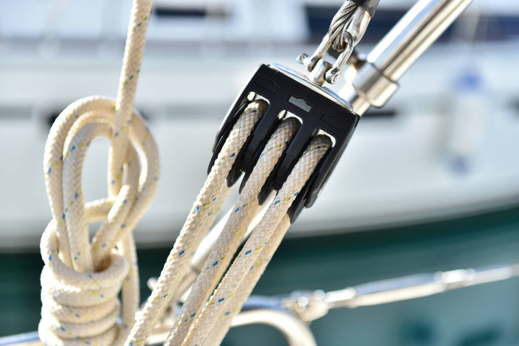 Sailing yacht Bavaria Cruiser 37 Sursulapitschi