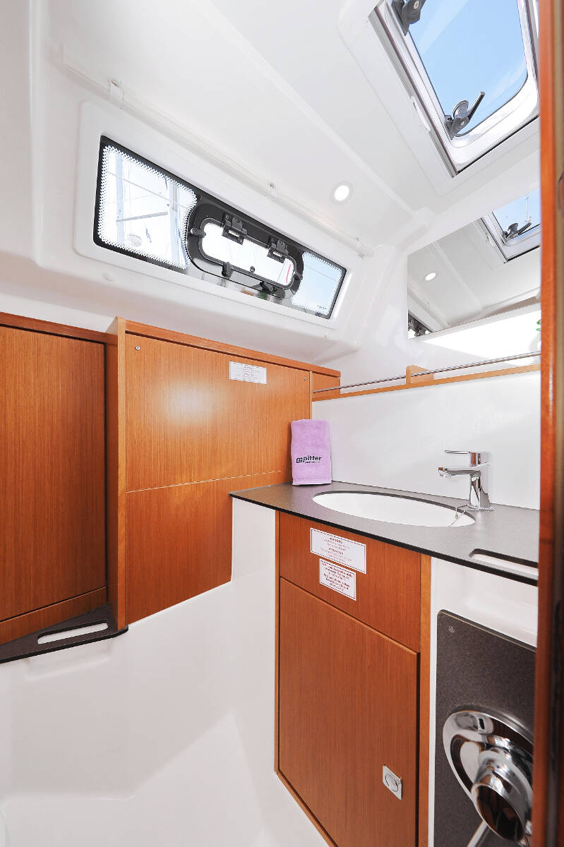 Sailing yacht Bavaria Cruiser 37 Sursulapitschi