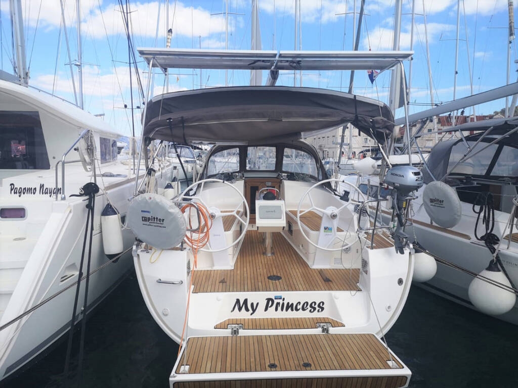 Sailing yacht Bavaria Cruiser 37 My Princess