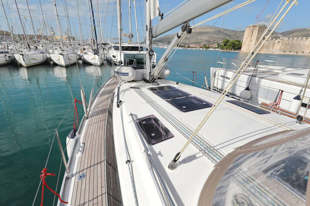Sailing yacht Bavaria Cruiser 37 My Princess