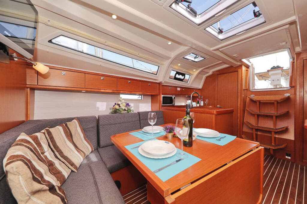 Sailing yacht Bavaria Cruiser 37 My Princess