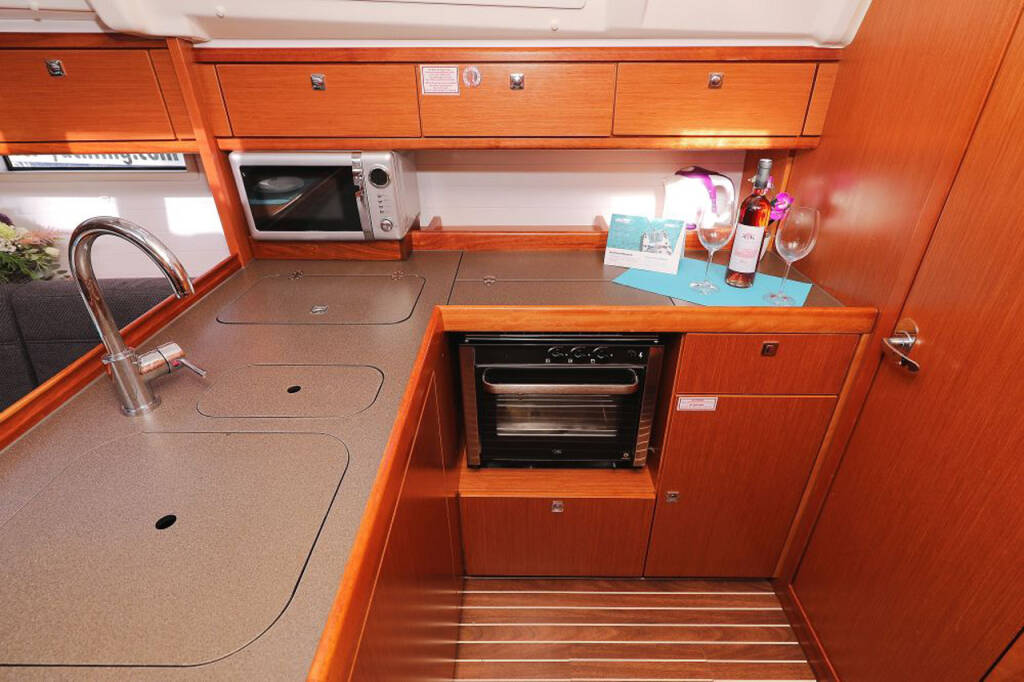 Sailing yacht Bavaria Cruiser 37 My Princess