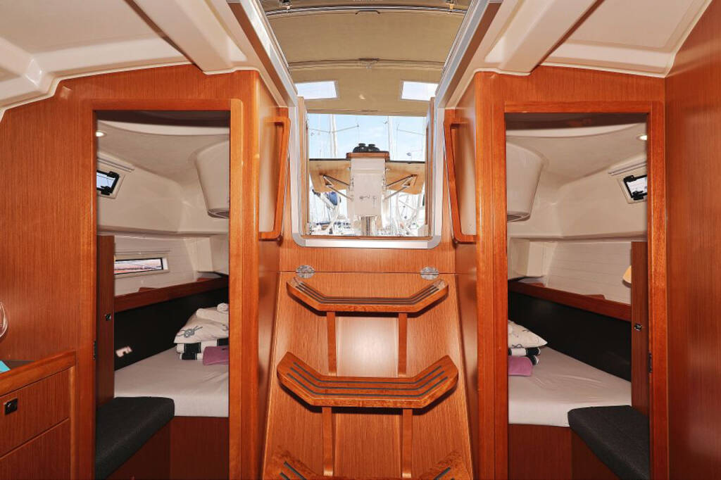 Sailing yacht Bavaria Cruiser 37 My Princess