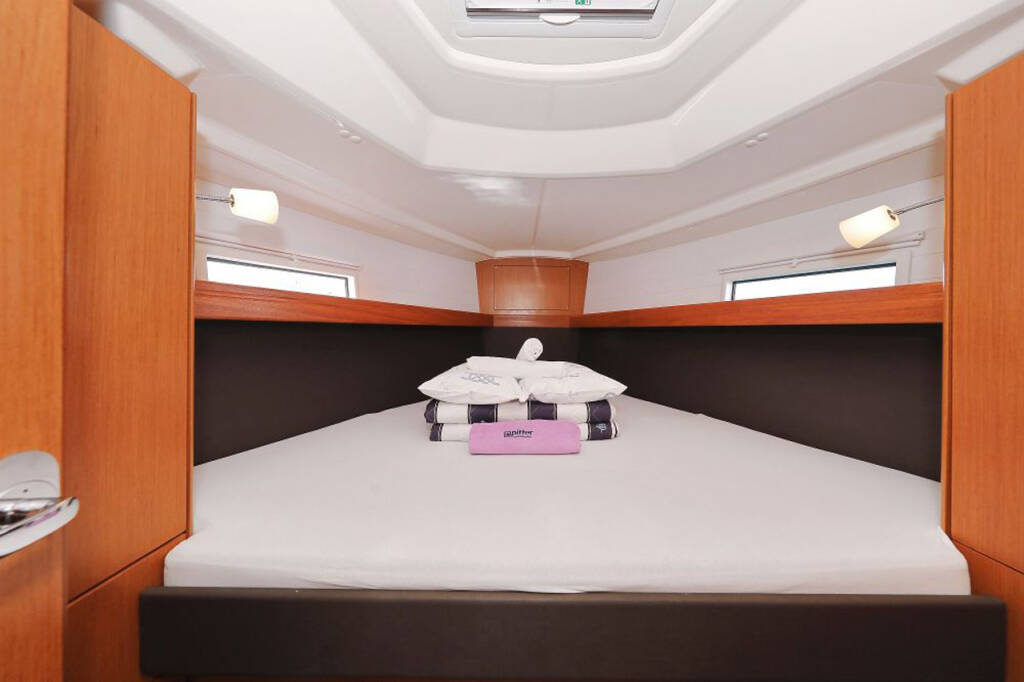 Sailing yacht Bavaria Cruiser 37 My Princess