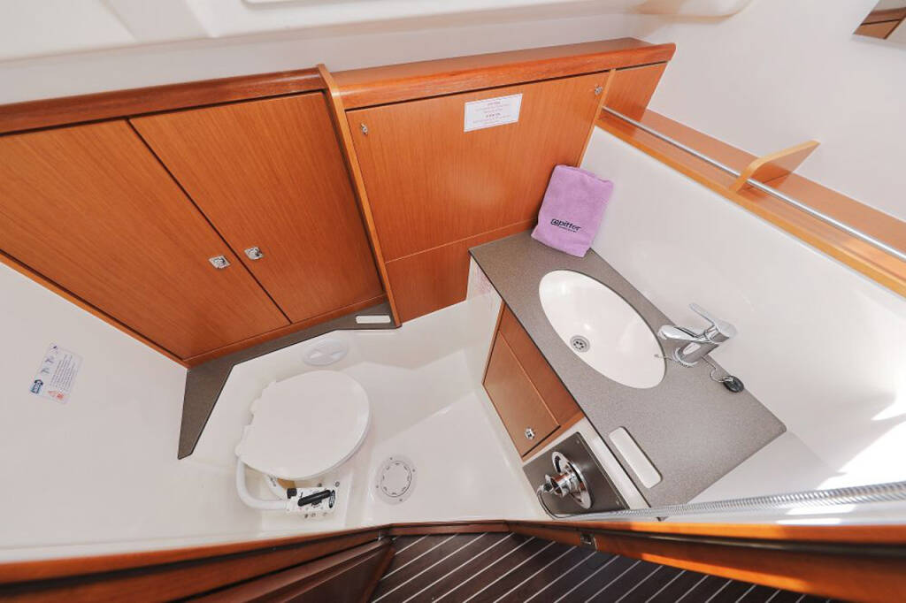 Sailing yacht Bavaria Cruiser 37 My Princess