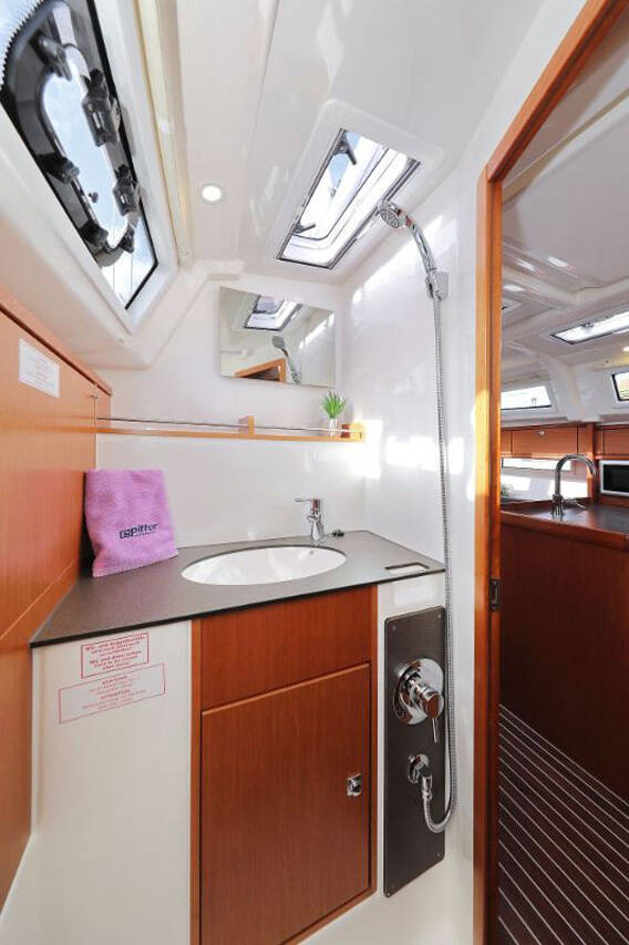 Sailing yacht Bavaria Cruiser 37 My Princess