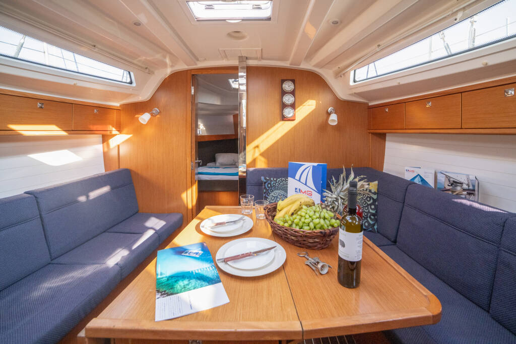Sailing yacht Bavaria Cruiser 37 Marlo