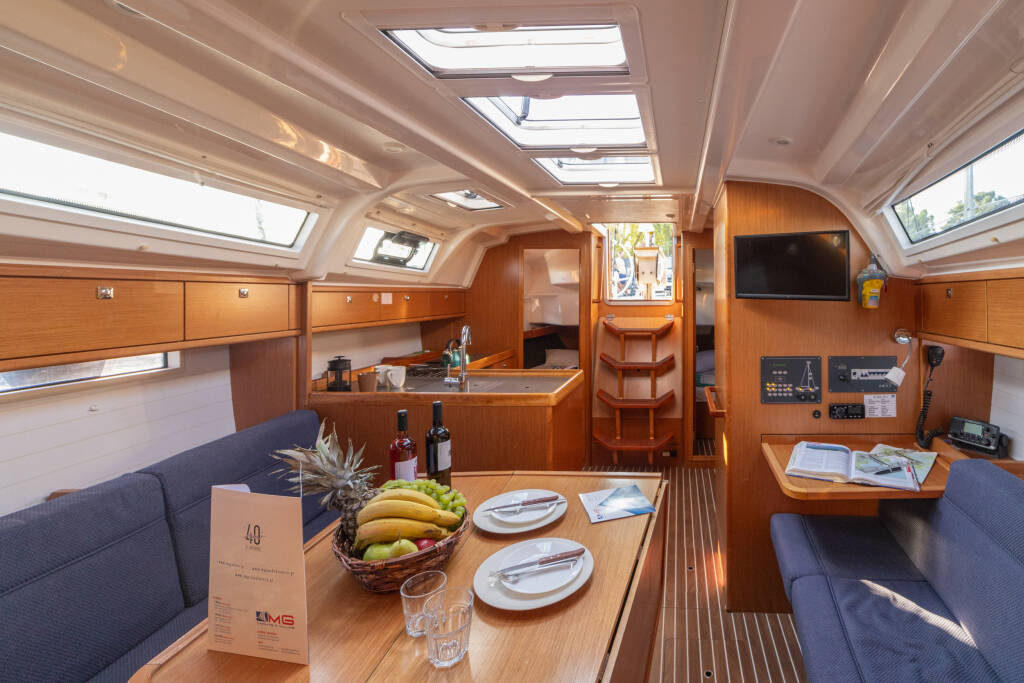 Sailing yacht Bavaria Cruiser 37 Marlo