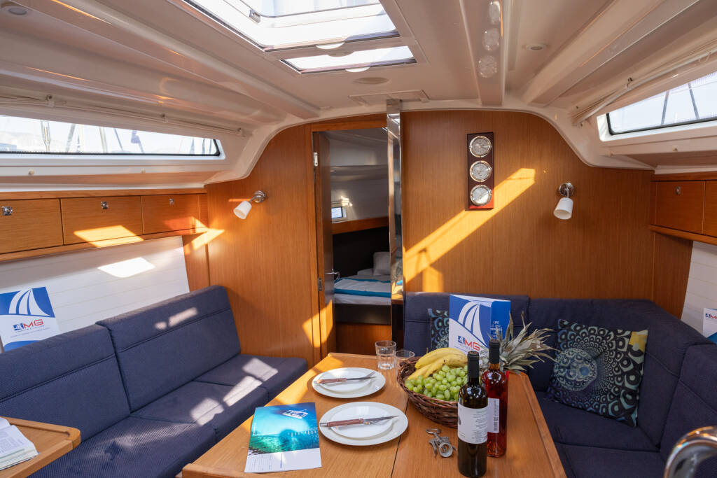 Sailing yacht Bavaria Cruiser 37 Marlo