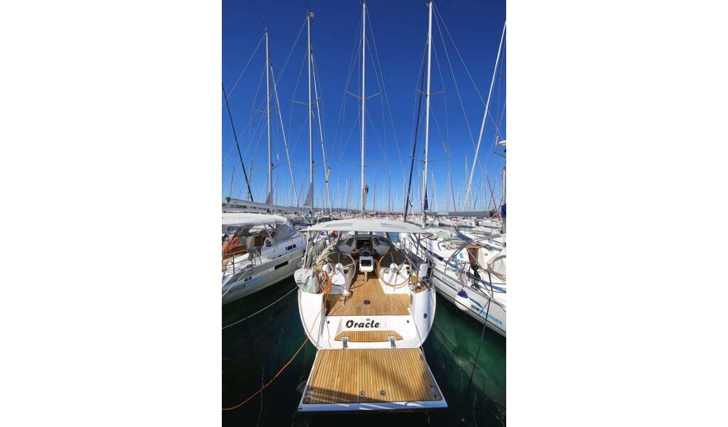 Sailing yacht Bavaria Cruiser 37 Oracle
