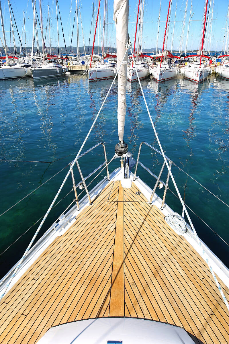 Sailing yacht Bavaria Cruiser 37 Oracle