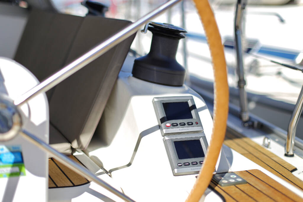 Sailing yacht Bavaria Cruiser 37 Oracle