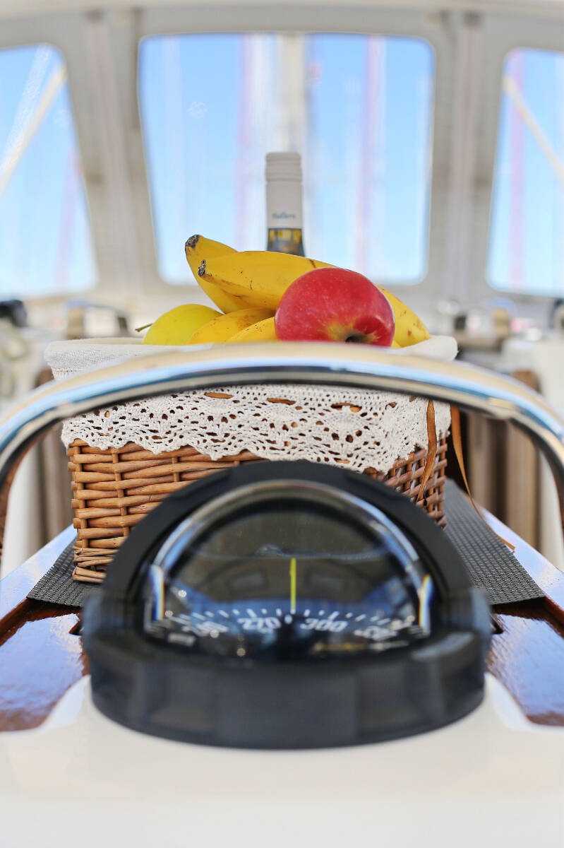 Sailing yacht Bavaria Cruiser 37 Oracle