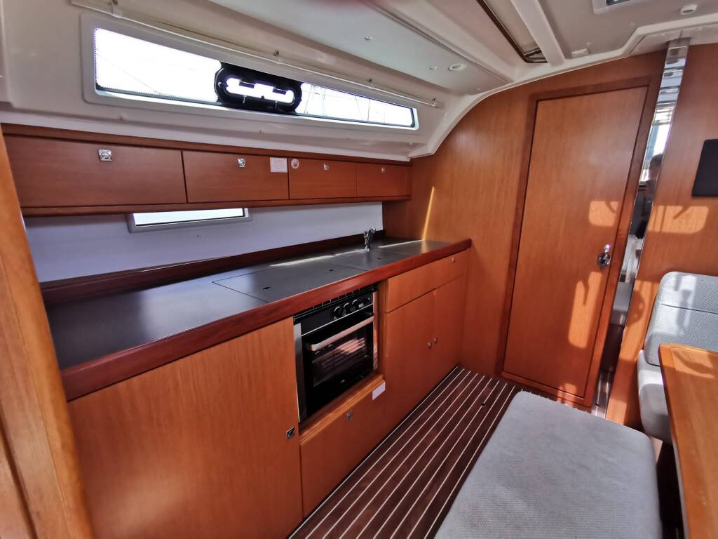 Segelyachten Bavaria Cruiser 37 ECONOMY