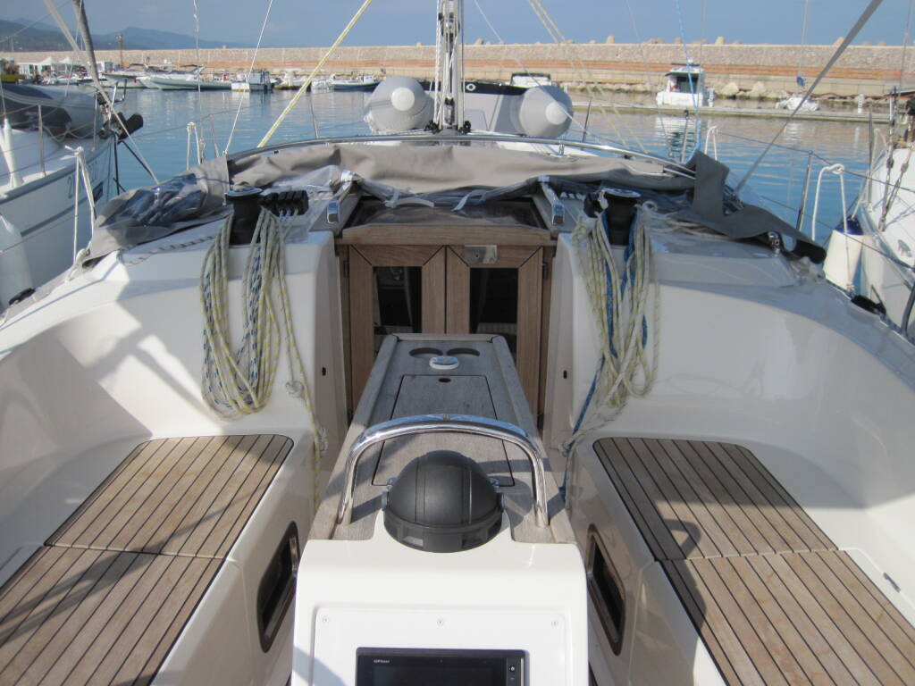 Sailing yacht Bavaria Cruiser 37 ECONOMY