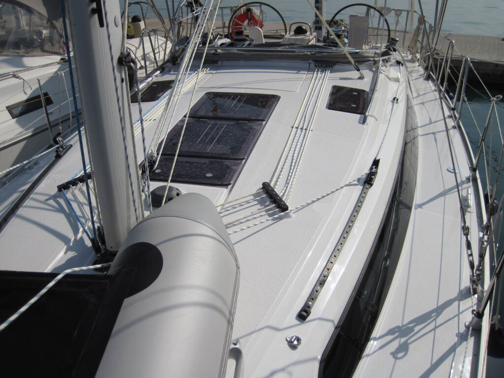 Sailing yacht Bavaria Cruiser 37 ECONOMY