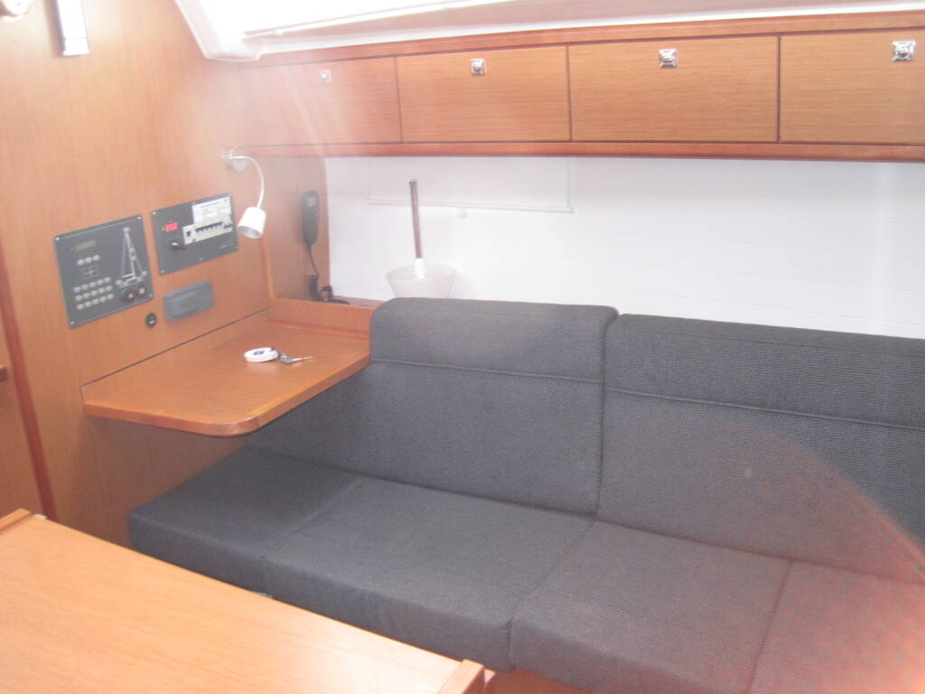 Sailing yacht Bavaria Cruiser 37 ECONOMY