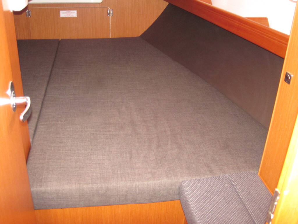 Sailing yacht Bavaria Cruiser 37 ECONOMY