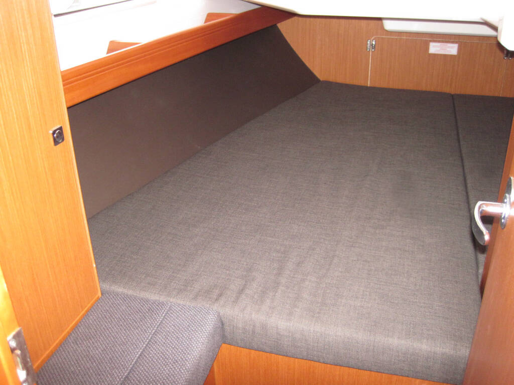 Sailing yacht Bavaria Cruiser 37 ECONOMY