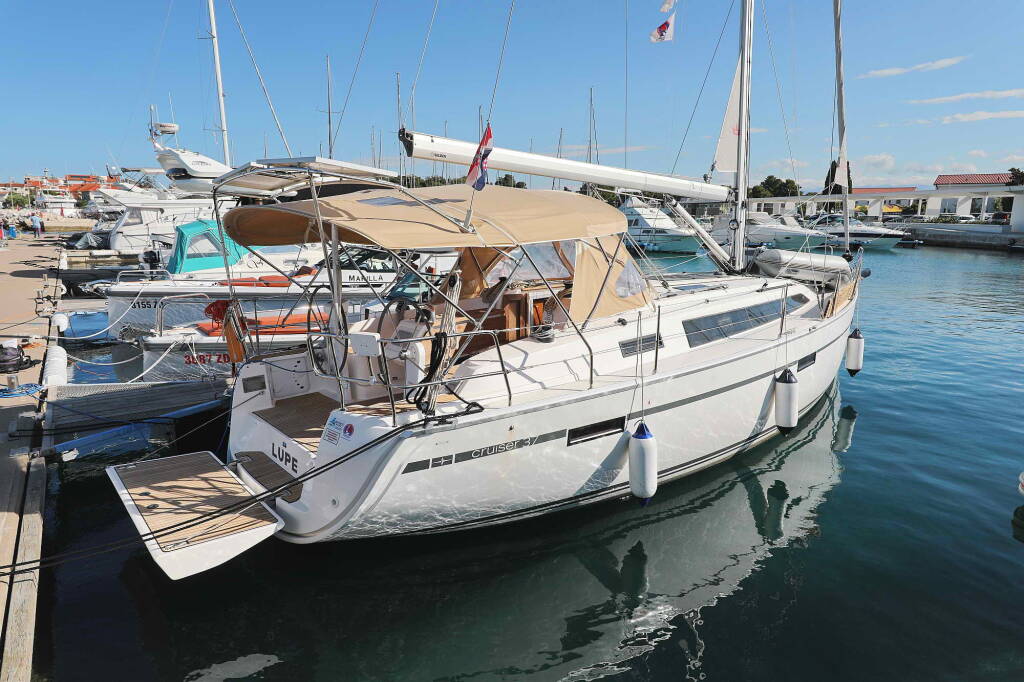 Segelyachten Bavaria Cruiser 37 ECONOMY