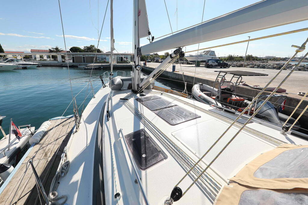 Segelyachten Bavaria Cruiser 37 ECONOMY