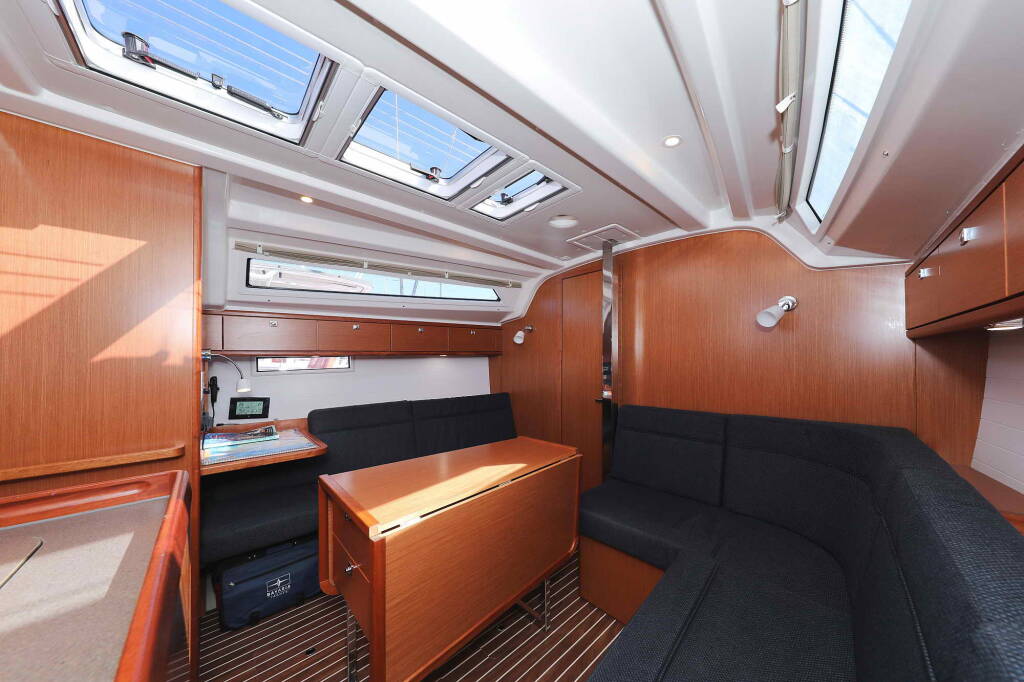 Segelyachten Bavaria Cruiser 37 ECONOMY