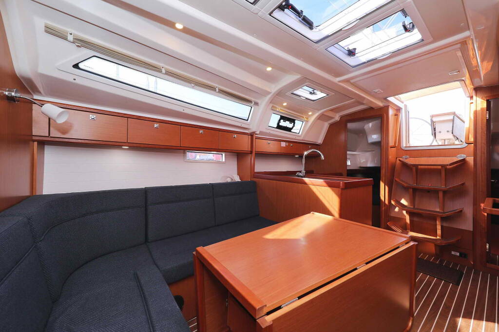 Segelyachten Bavaria Cruiser 37 ECONOMY