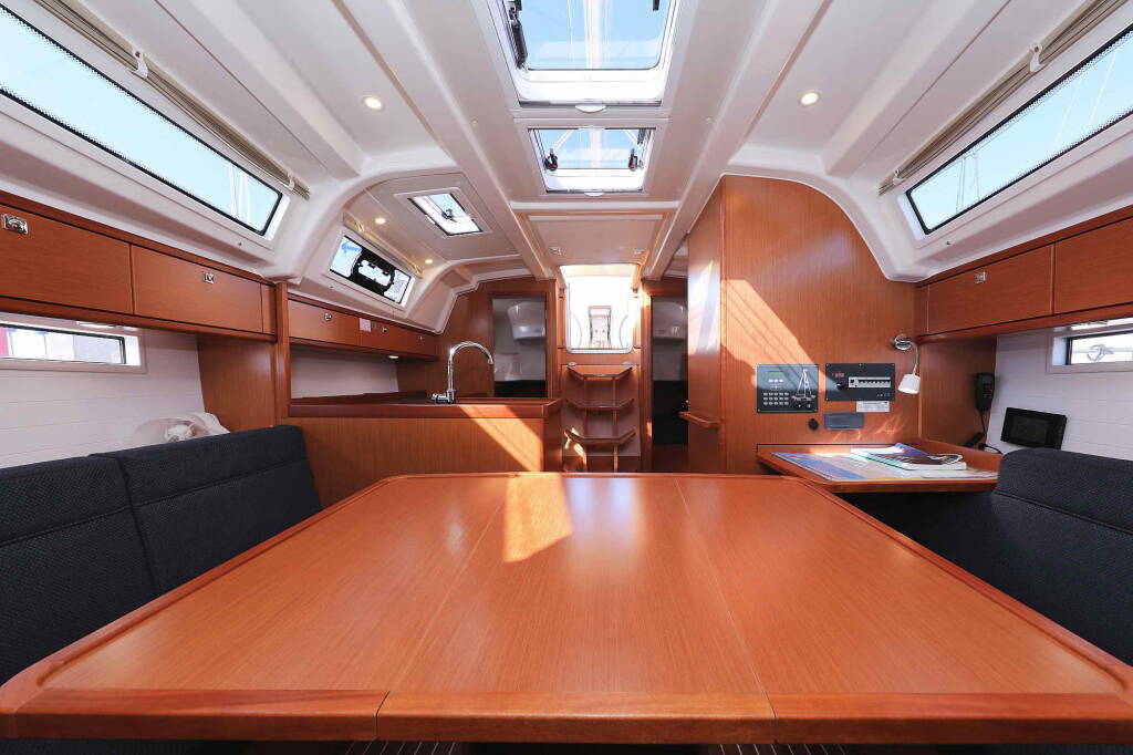 Segelyachten Bavaria Cruiser 37 ECONOMY