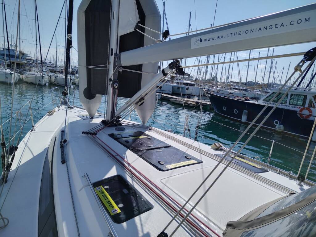 Sailing yacht Bavaria Cruiser 37 Sea Hope